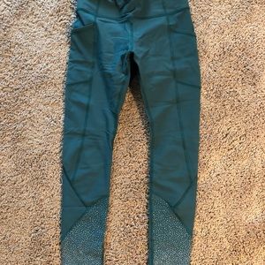 Lulu lemon cropped leggings, size 4
